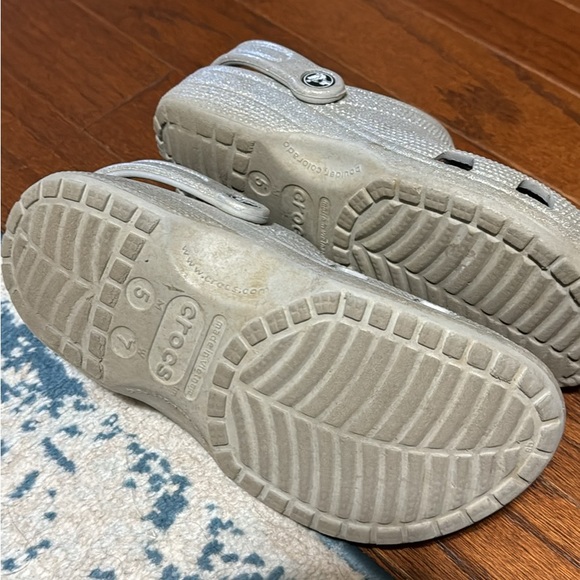 Excellent condition hardly worn silver glitter crocs - Picture 2 of 2